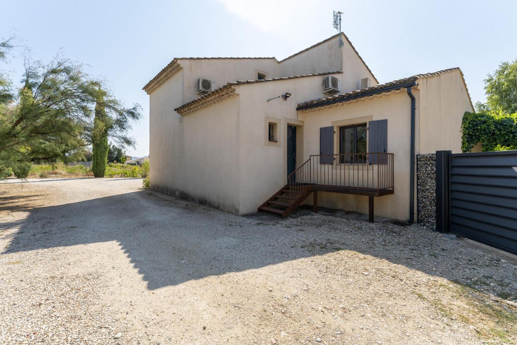 L'Ensemble Du Gite De Tante Berthe Camaret-sur-Aigues Buitenkant foto